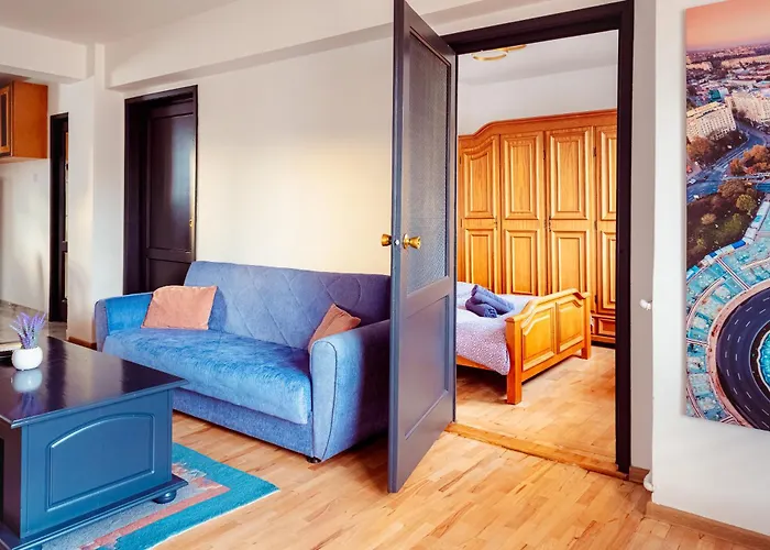 Promenada Old Town Бухарест